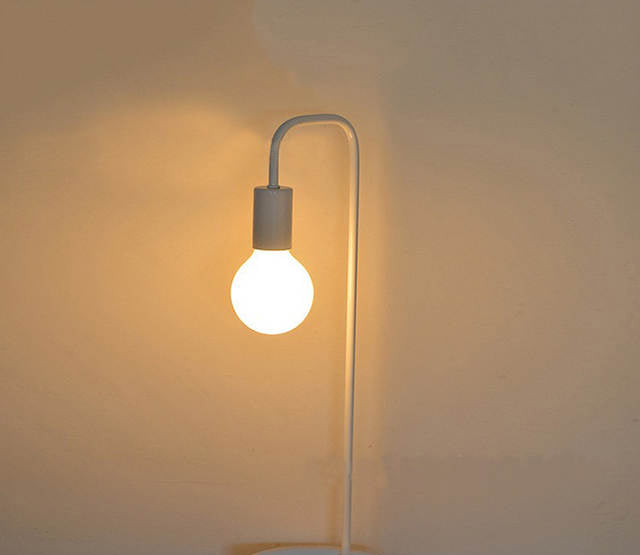 Station table lamp - White