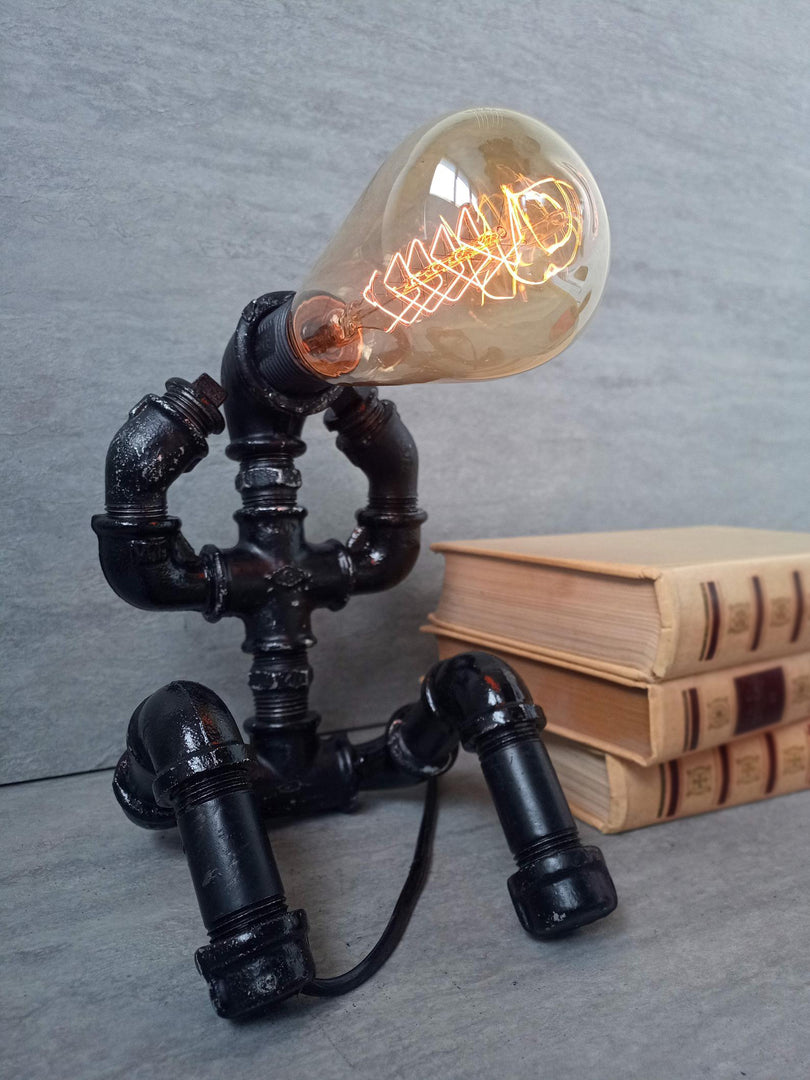 Oreille table lamp