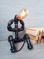 Load image into Gallery viewer, Oreille table lamp
